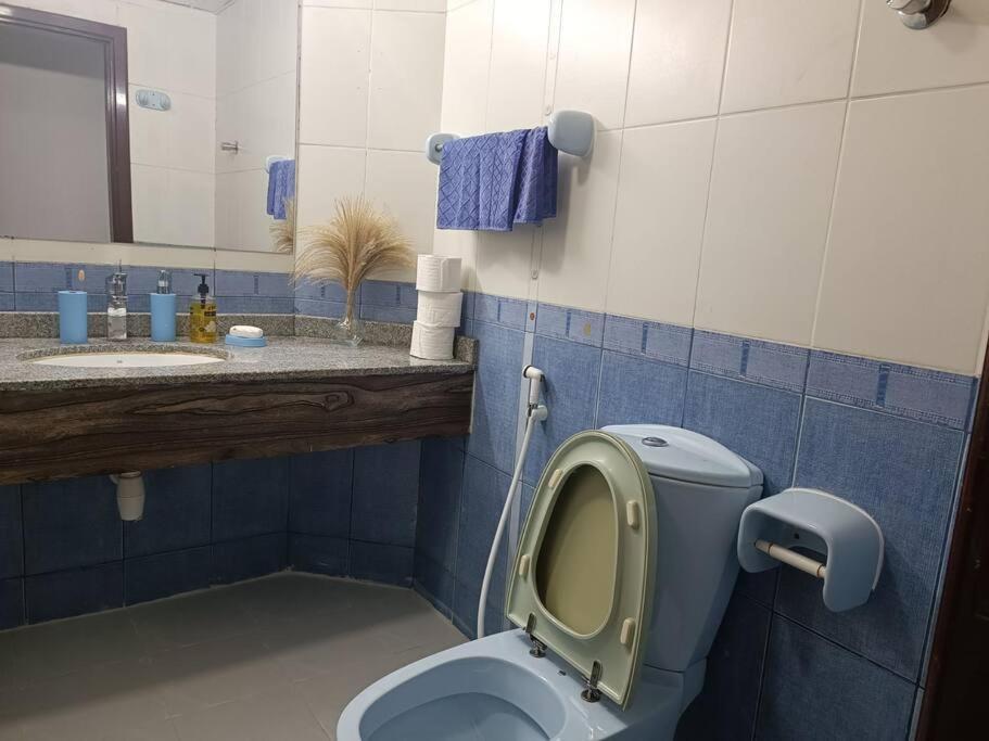 شقة كبيرة وفخمة Large And Luxury Two Bedroom Ajman Exterior foto
