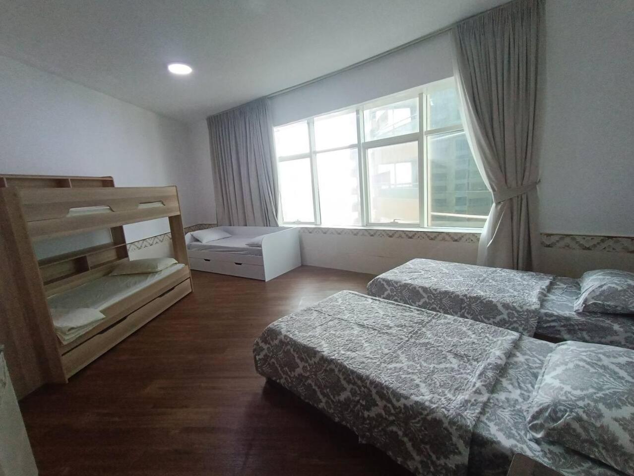 شقة كبيرة وفخمة Large And Luxury Two Bedroom Ajman Exterior foto